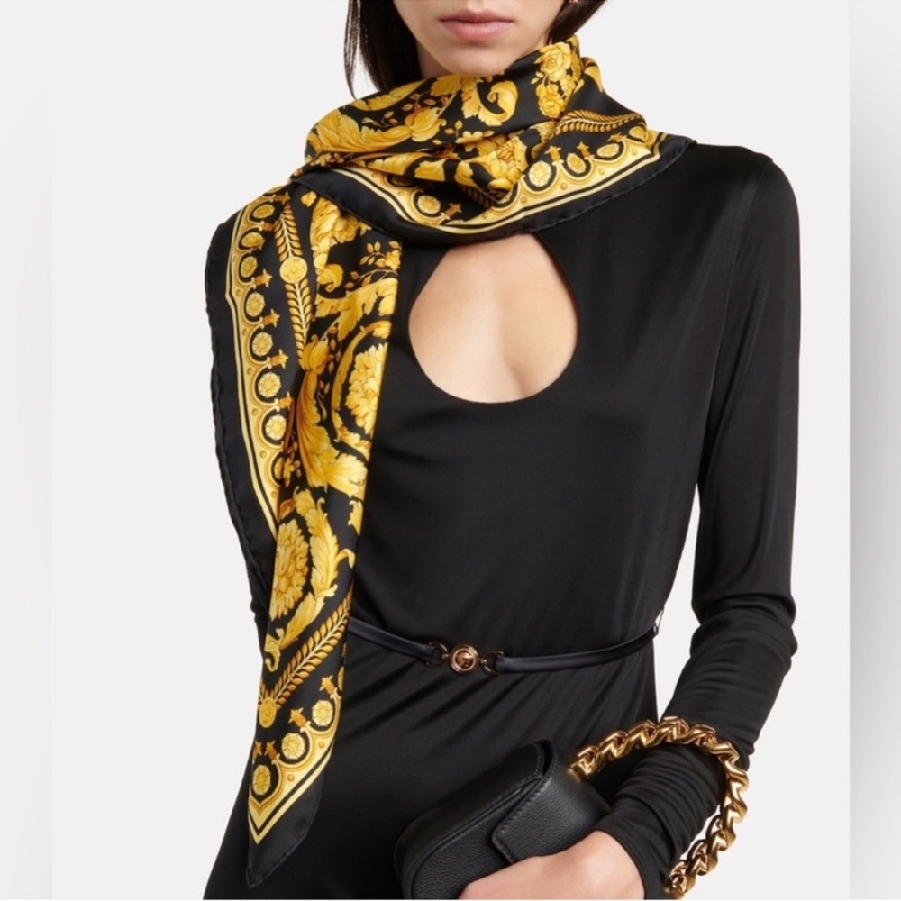 Versace scarf - Picture 11 of 11